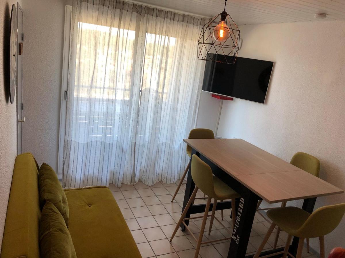 Apartment Climatise Avec Piscine & Bleu Marine *